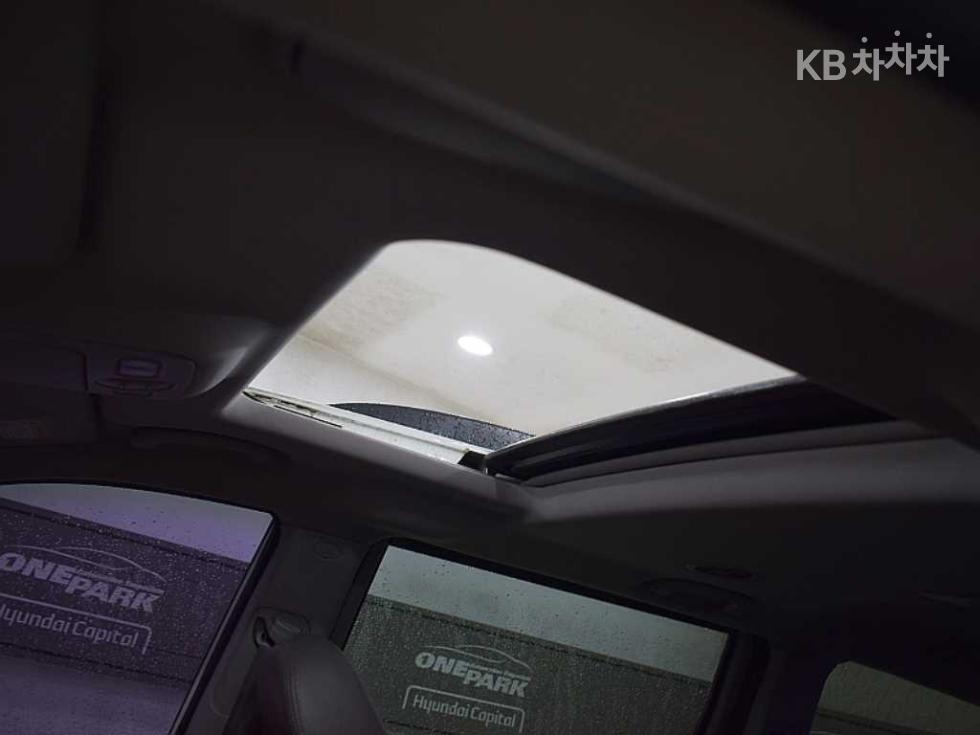 Kia Carnival — miniaturë 16
