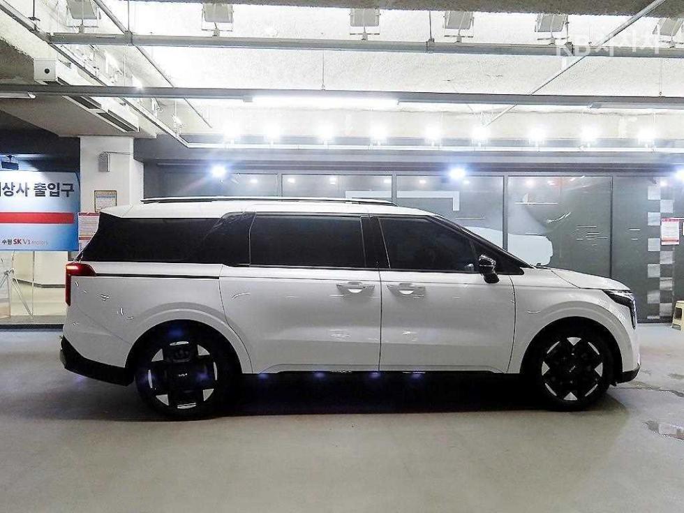 2024 Kia 4 photo