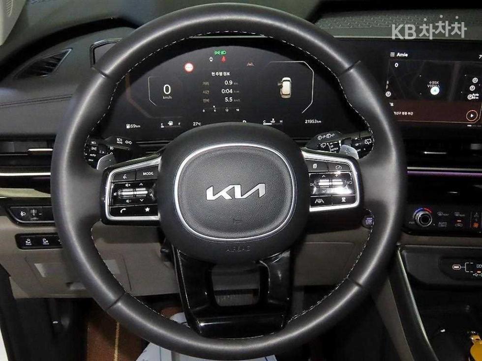2024 Kia 4 photo