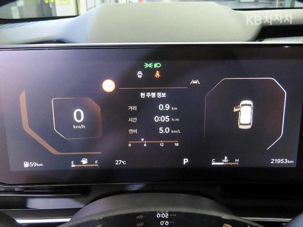 2024 Kia 4 photo