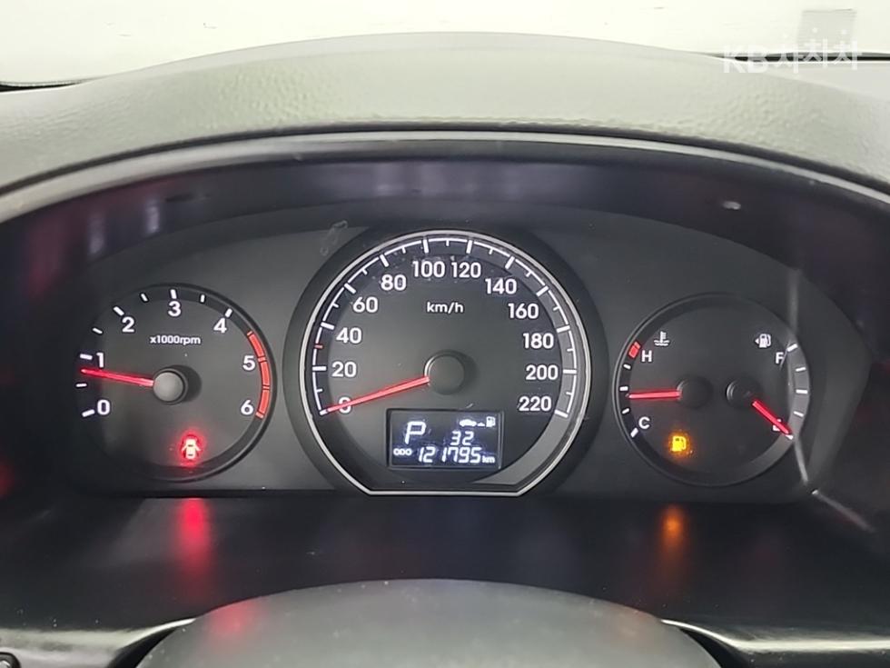 Hyundai Starex — miniaturë 6