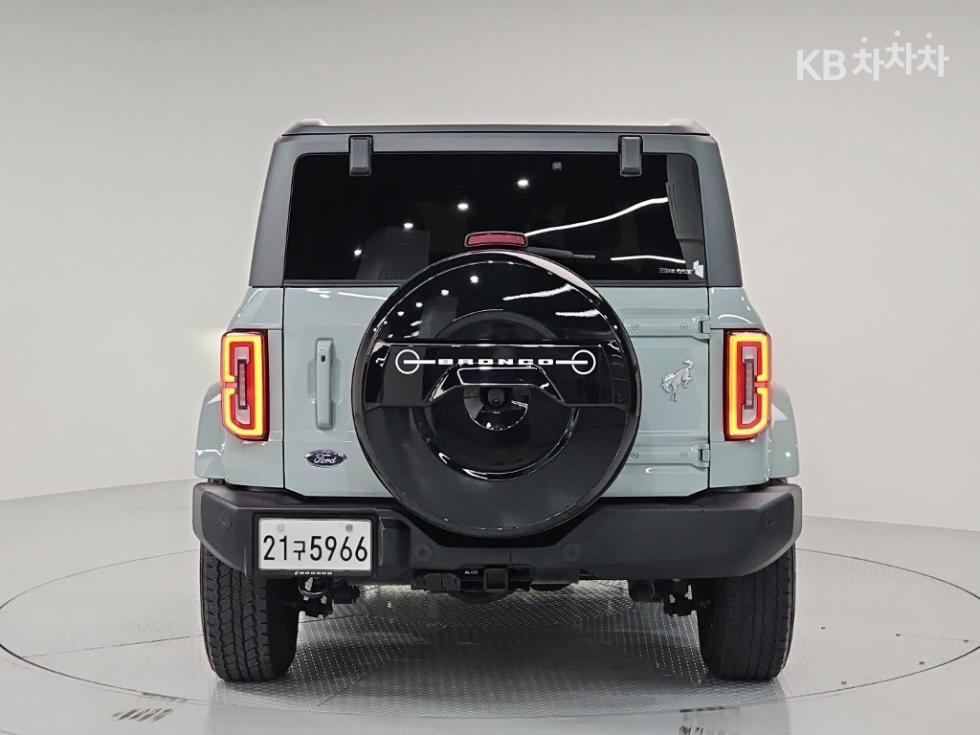 Ford Bronco — miniaturë 3