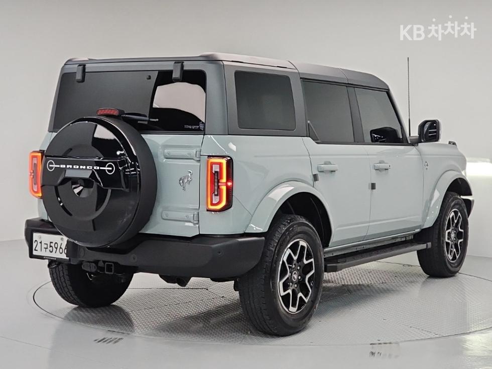 Ford Bronco — miniaturë 4