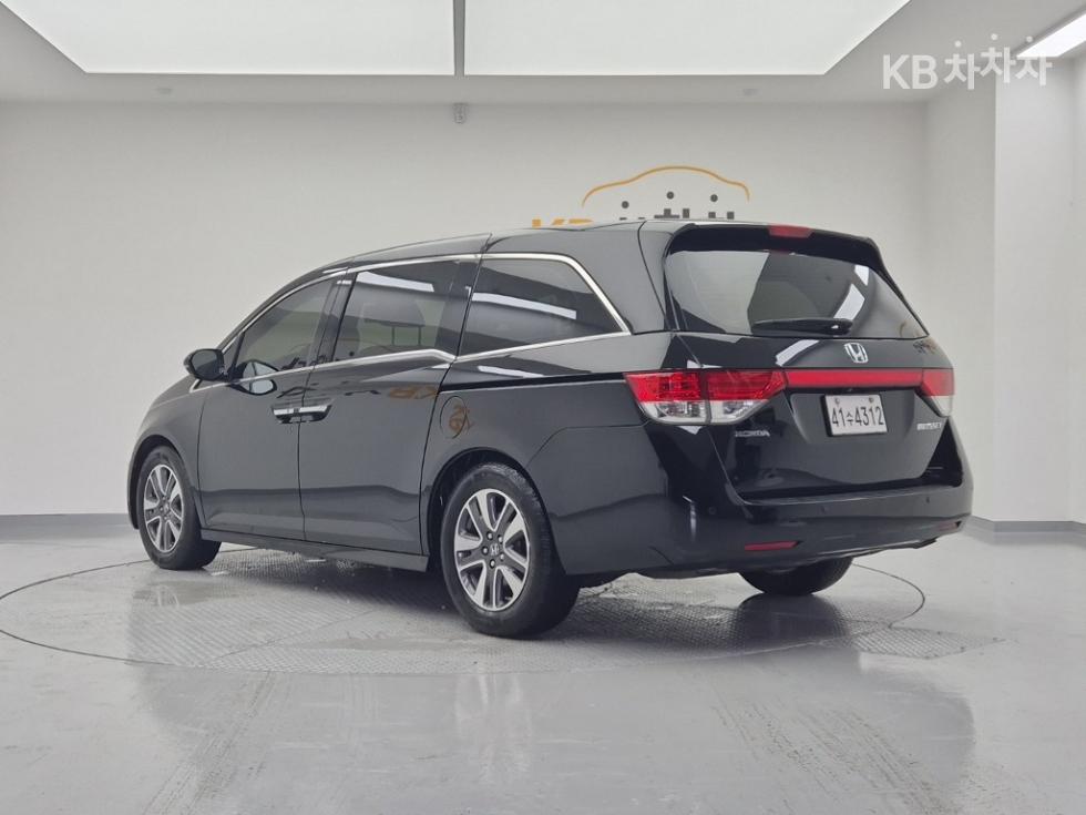 Honda Odyssey — miniaturë 3