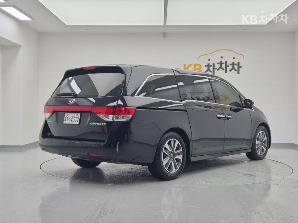Honda Odyssey — miniaturë 4