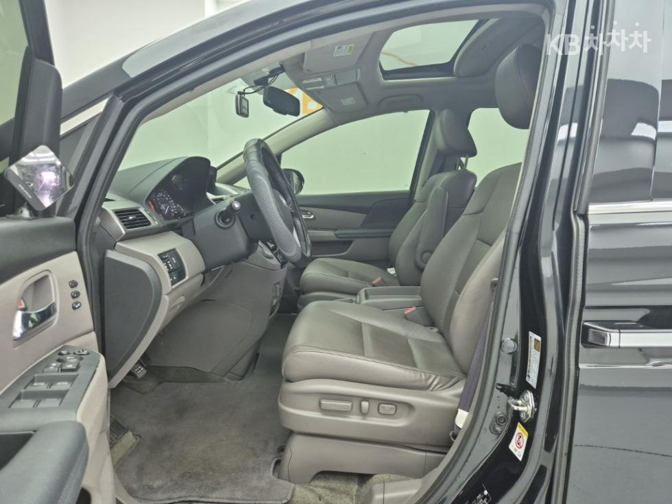 Honda Odyssey — miniaturë 11