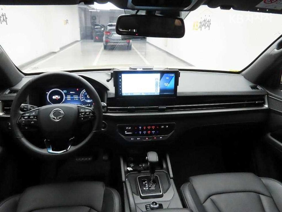 SsangYong Rexton — miniaturë 8