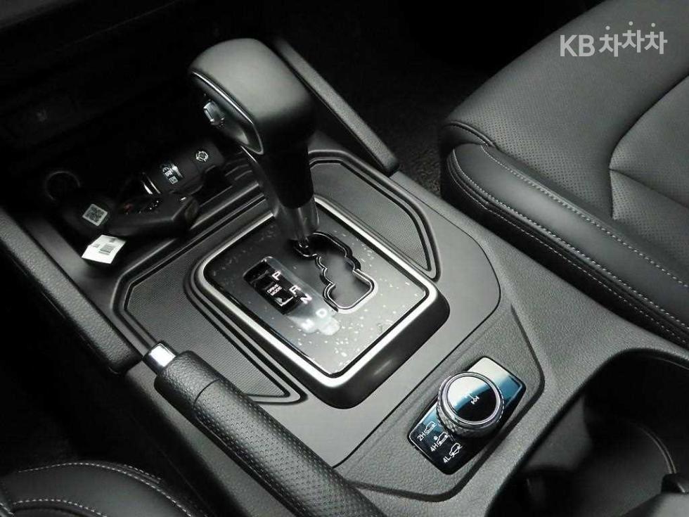 SsangYong Rexton — miniaturë 11