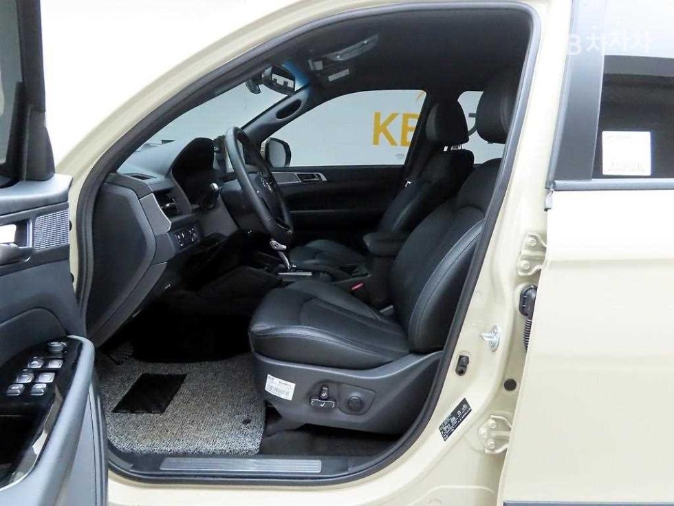 SsangYong Rexton — miniaturë 13