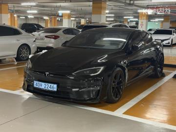 Tesla Model S AWD — foto 1