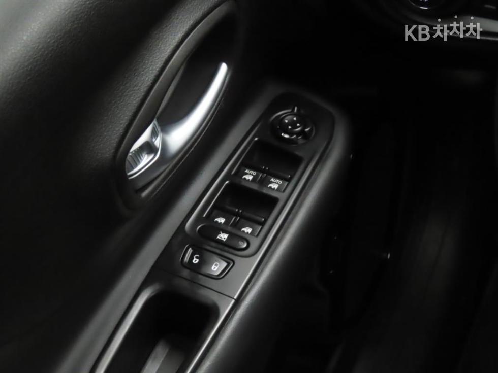 Jeep Renegade — miniaturë 12