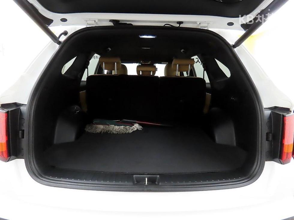 Kia Sorento — miniaturë 17