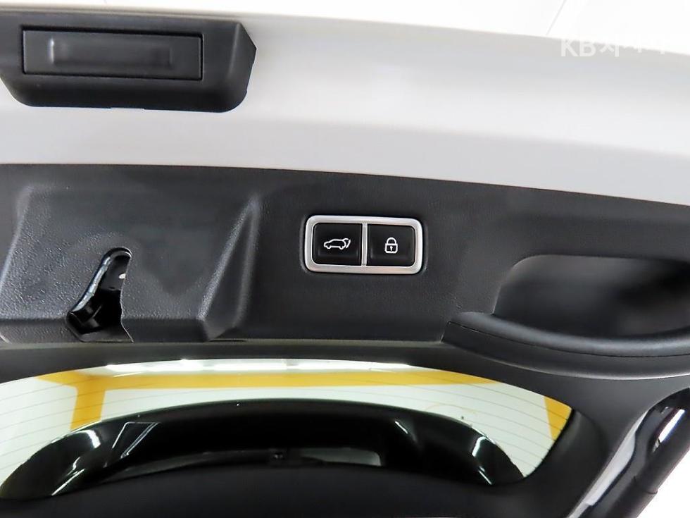 Kia Sorento — miniaturë 18