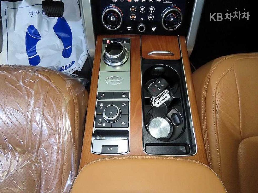 Land Rover Range Rover — miniaturë 12