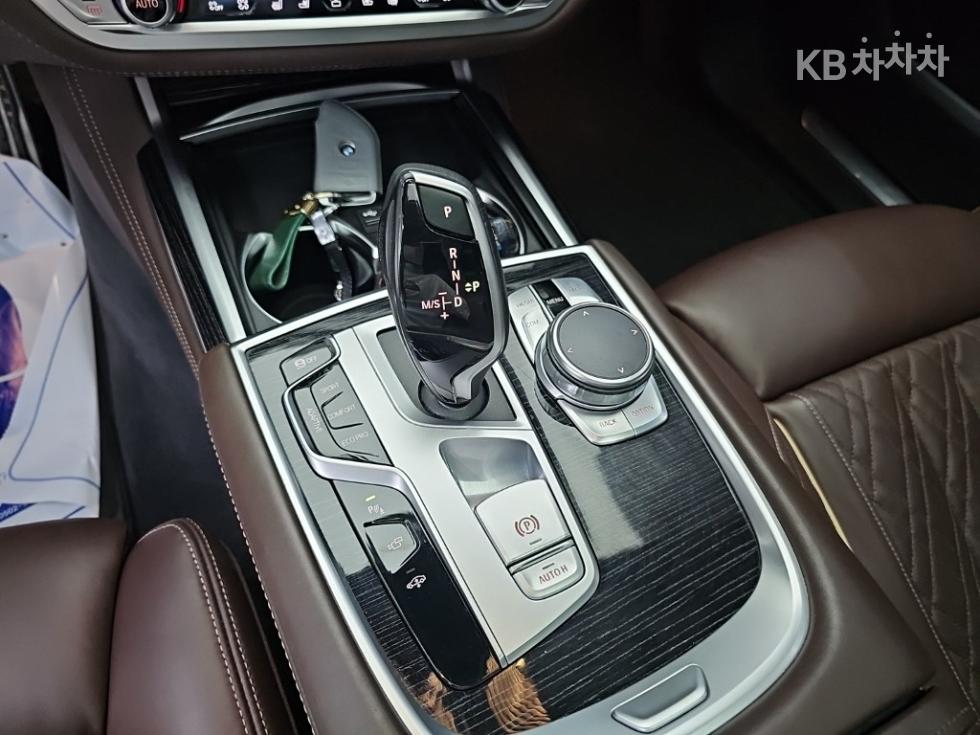 2021 BMW BMW 7 (G11) photo