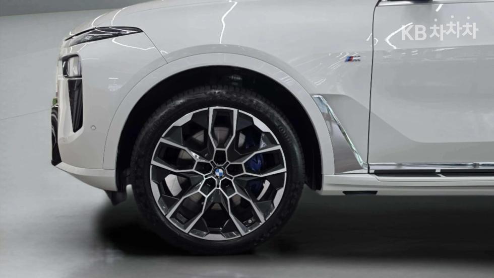 BMW X7 — miniaturë 5