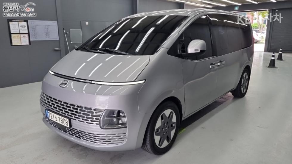 Hyundai Staria