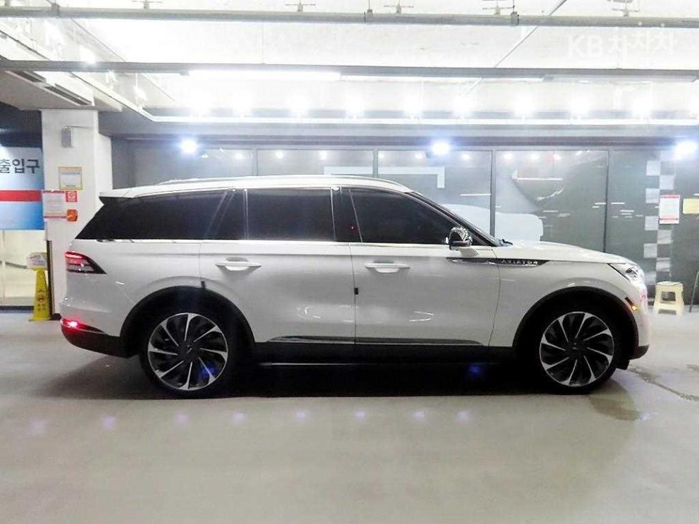 2023 Lincoln 2(U611) photo