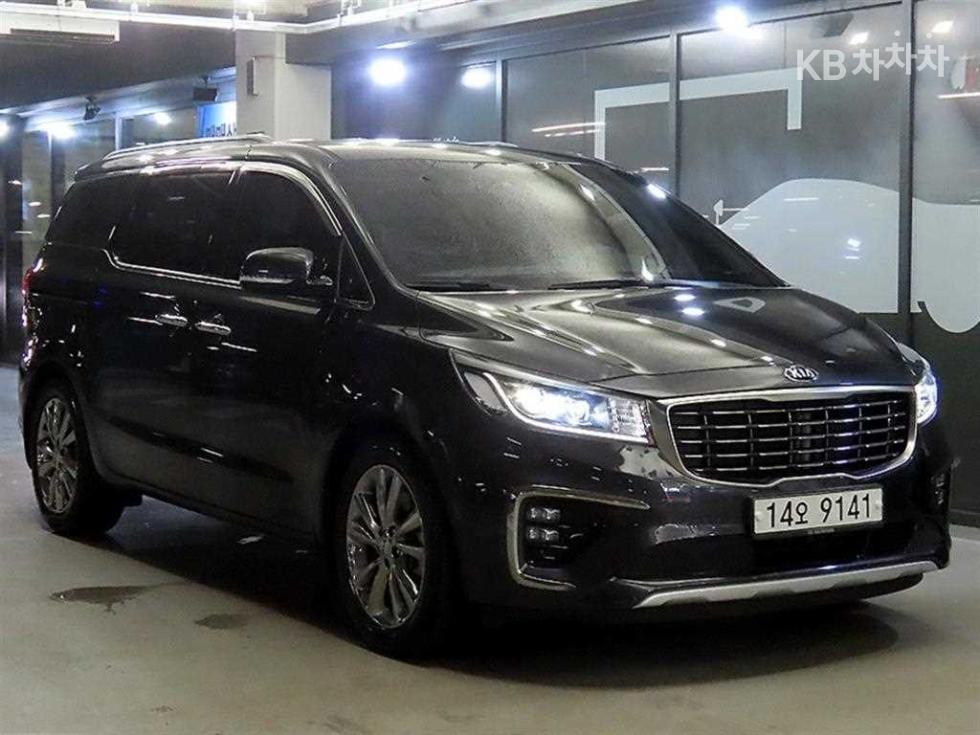 Kia Carnival