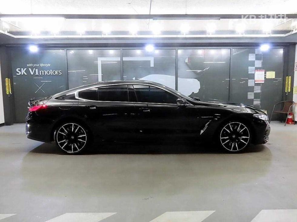 2024 BMW BMW 8 (G15) photo