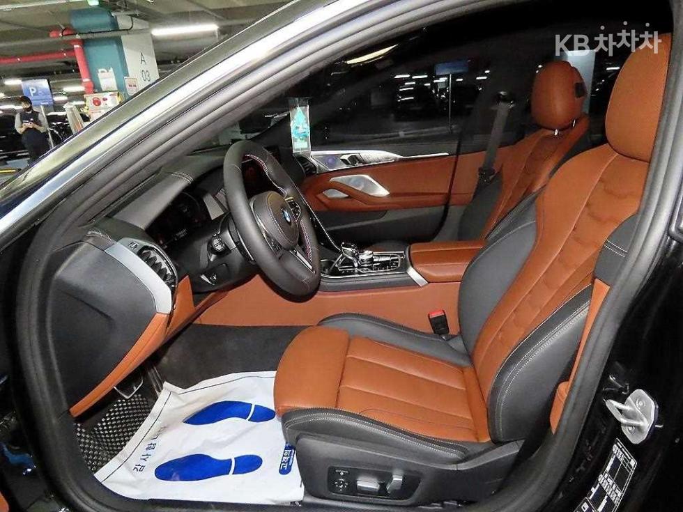 2024 BMW BMW 8 (G15) photo