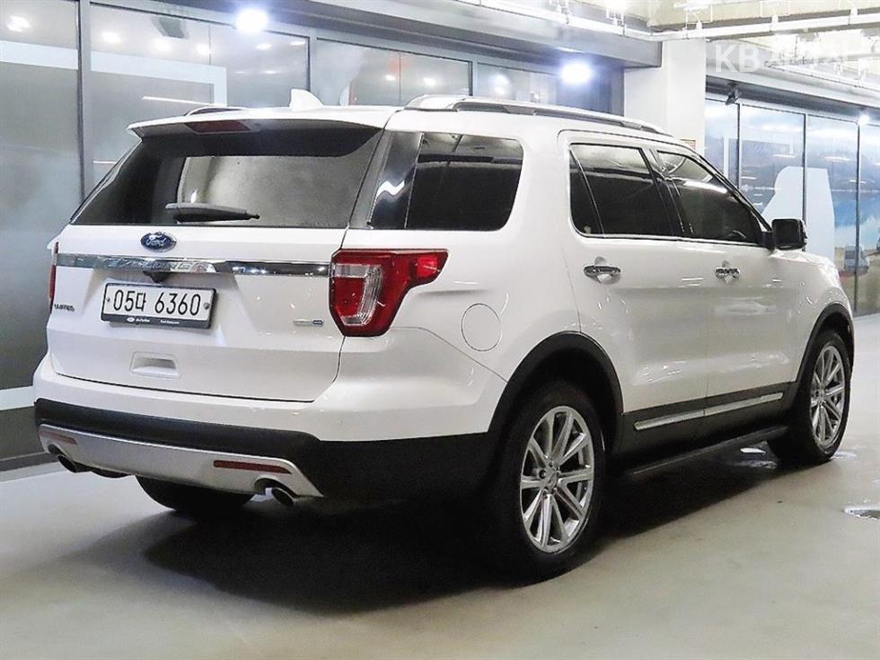 Ford Explorer — miniaturë 4