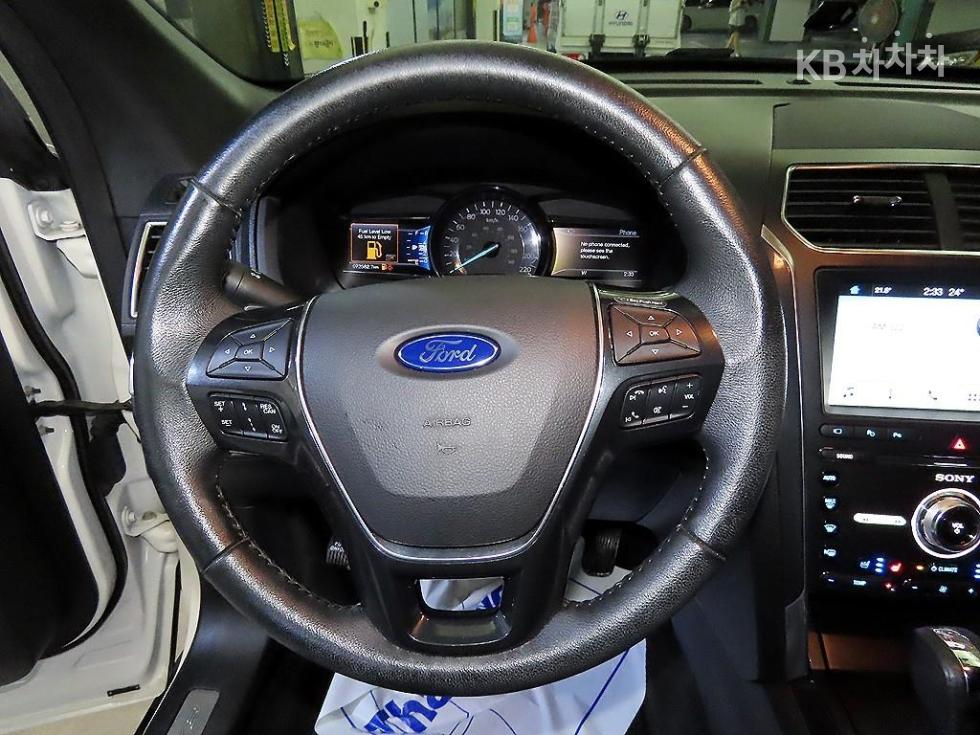 Ford Explorer — miniaturë 8
