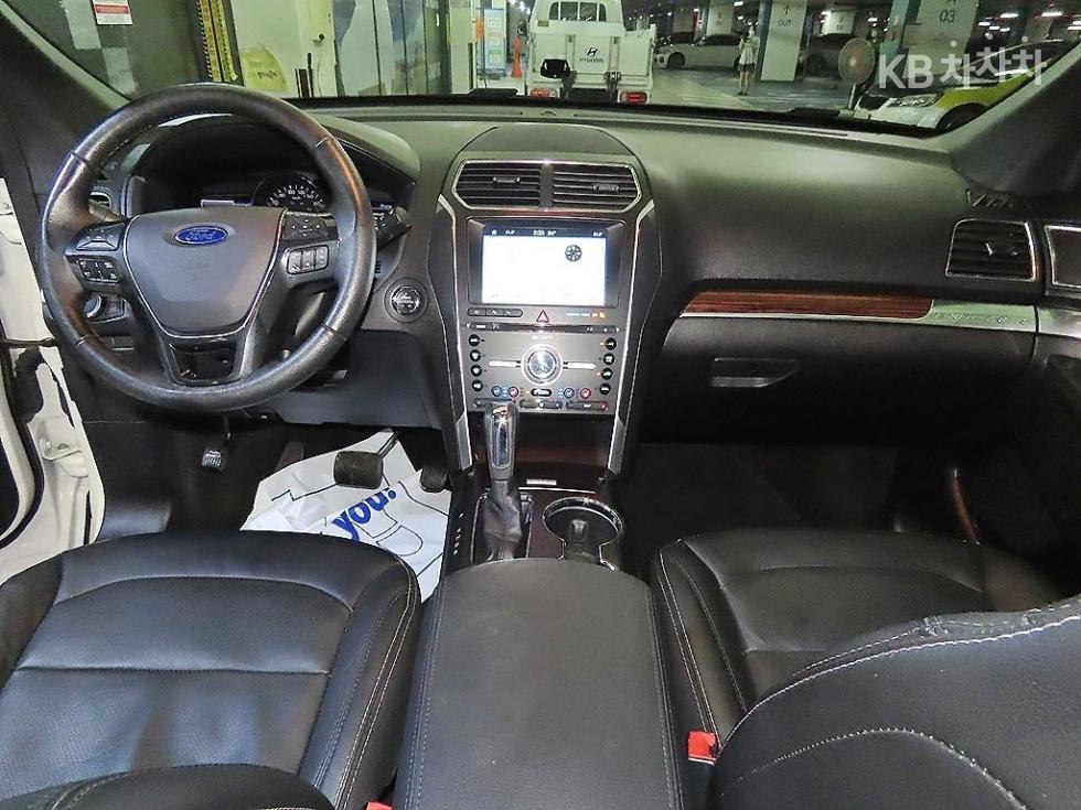 Ford Explorer — miniaturë 10