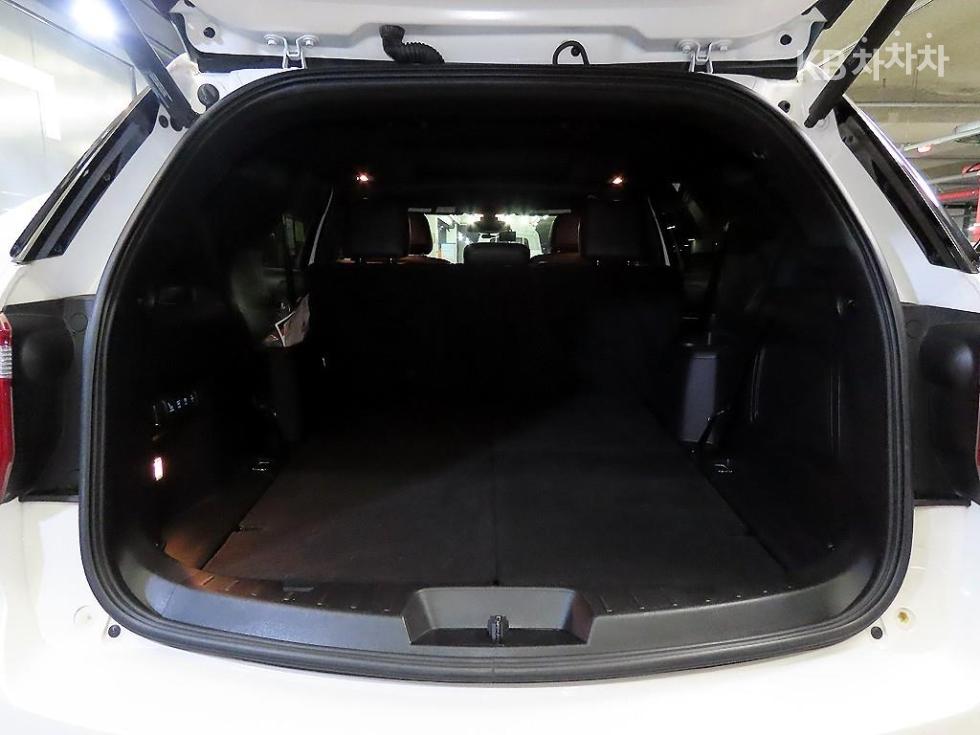 Ford Explorer — miniaturë 16