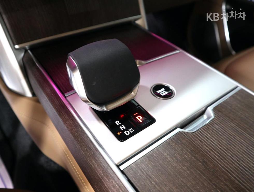 Land Rover Range Rover — miniaturë 12