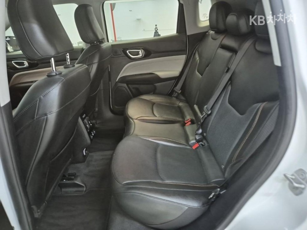 Jeep Compass — miniaturë 12