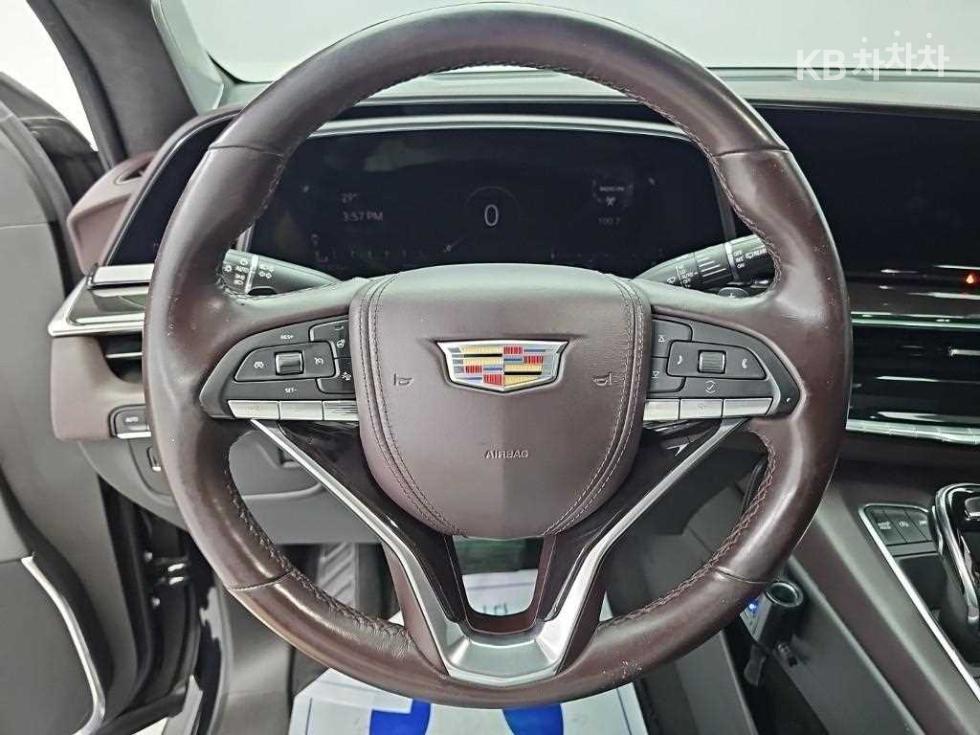 2021 Cadillac ESCALADE(5) photo