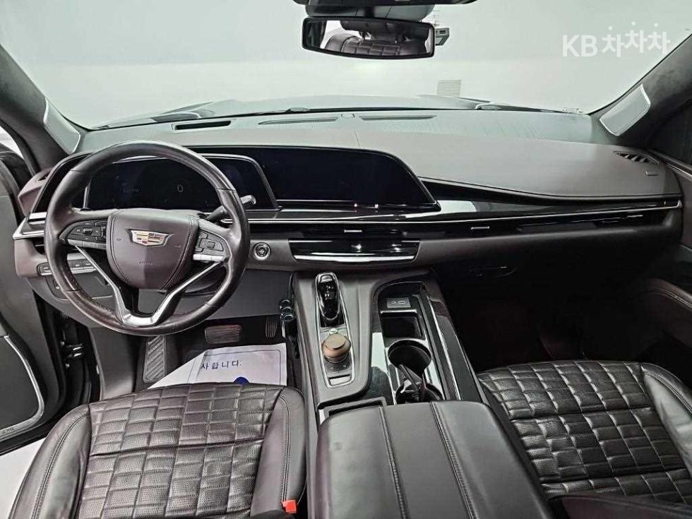 2021 Cadillac ESCALADE(5) photo