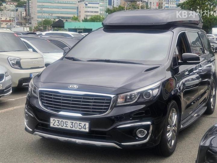 Kia Carnival 9인승 2.2 디젤 하이리무진 — foto 1