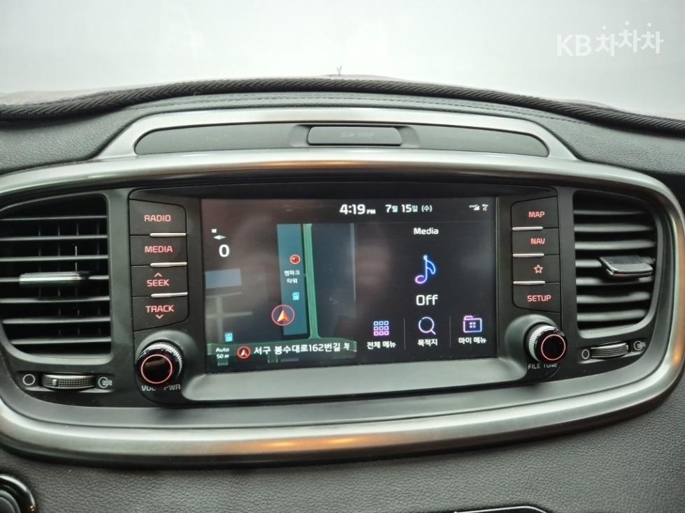 Kia Sorento — miniaturë 13