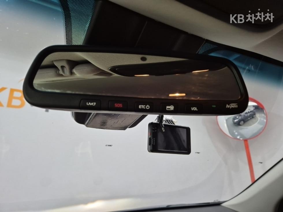 Kia Sorento — miniaturë 16