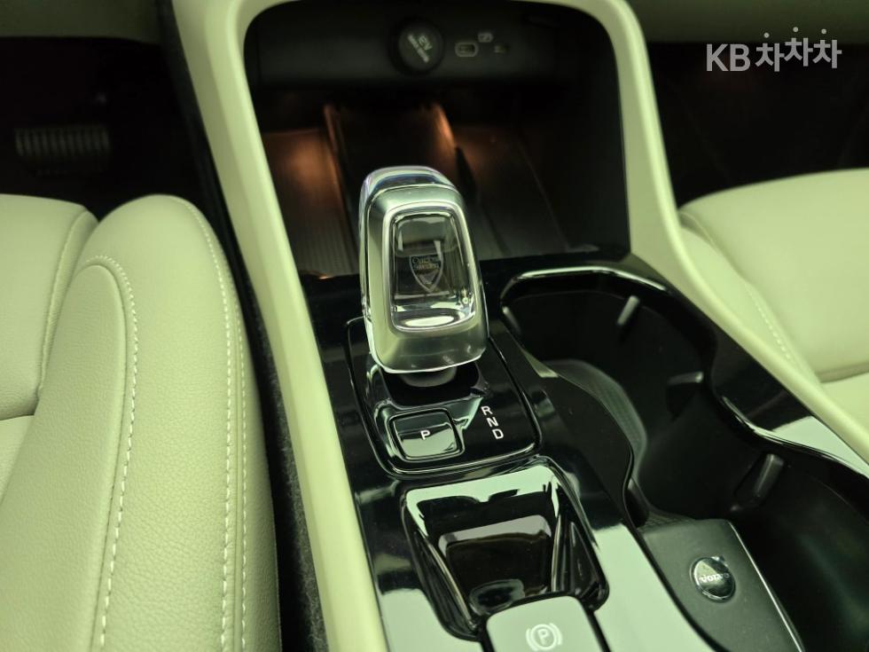 Volvo XC40 — miniaturë 9