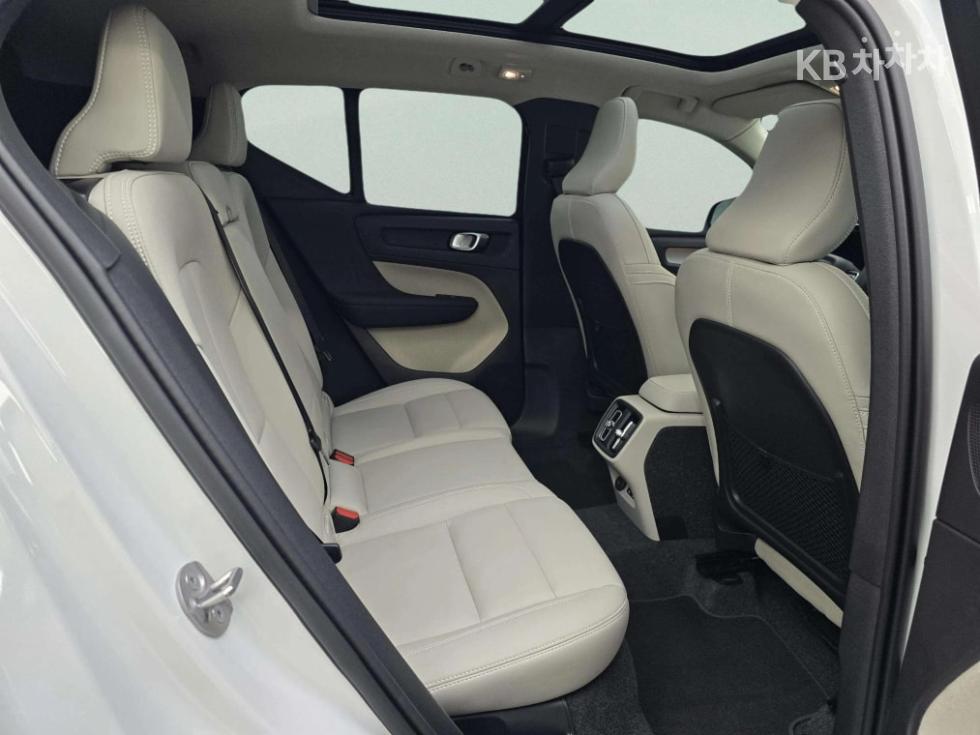 Volvo XC40 — miniaturë 10