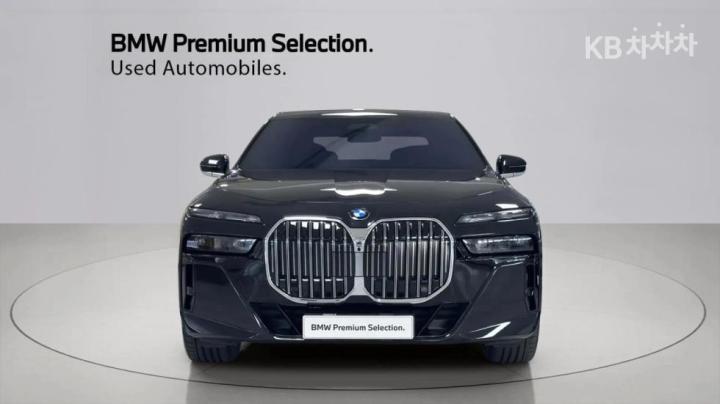 BMW 7er — miniaturë 3