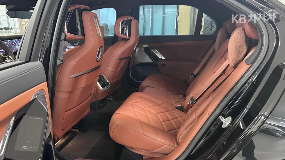 BMW 7er — miniaturë 11