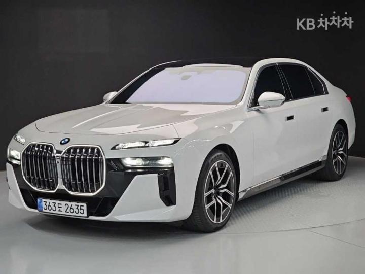 BMW 7er 740i xDrive — foto 1