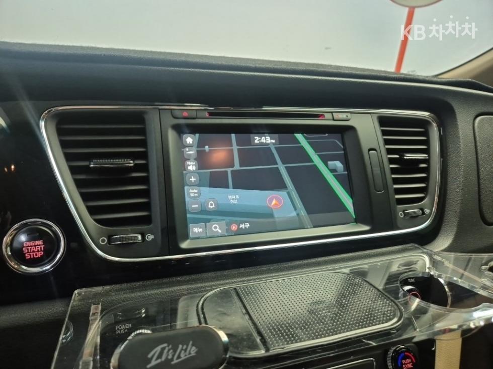 Kia Carnival — miniaturë 13