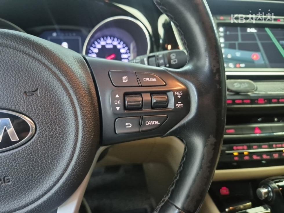 Kia Carnival — miniaturë 15