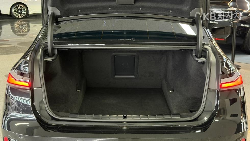 BMW 7er — miniaturë 11