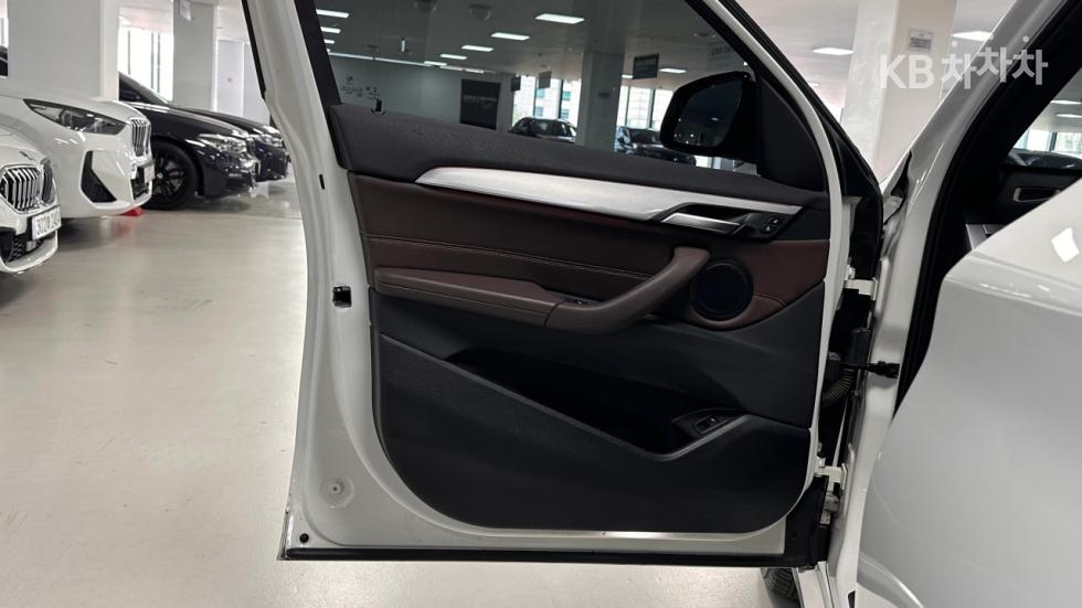 BMW X1 — miniaturë 13