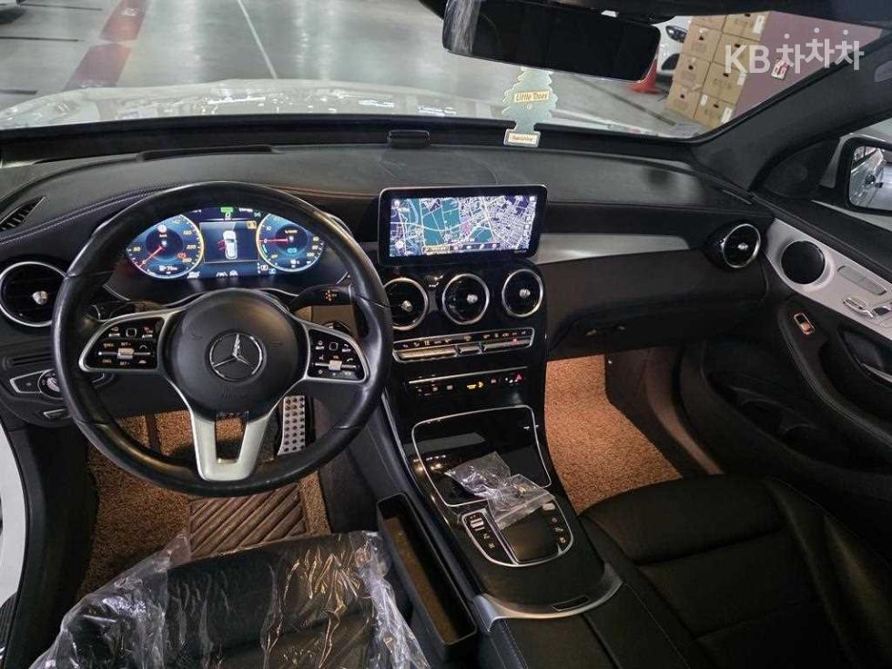 Mercedes-Benz GLC — miniaturë 11