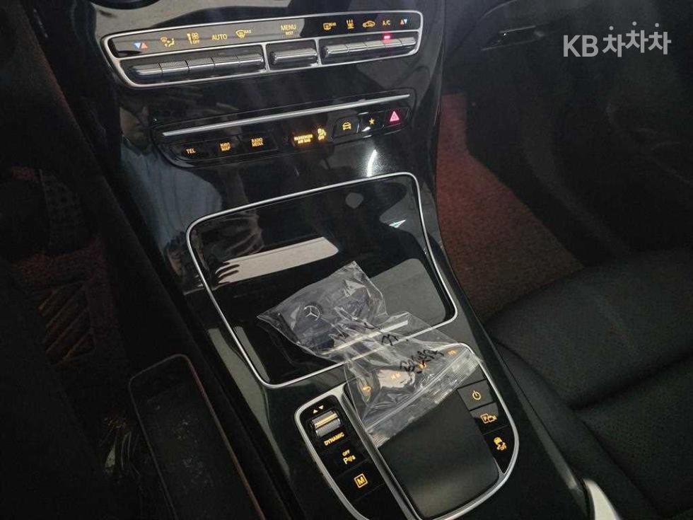Mercedes-Benz GLC — miniaturë 15