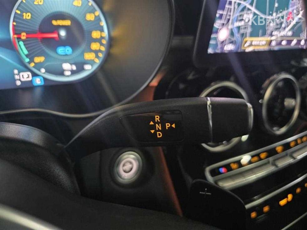 Mercedes-Benz GLC — miniaturë 16