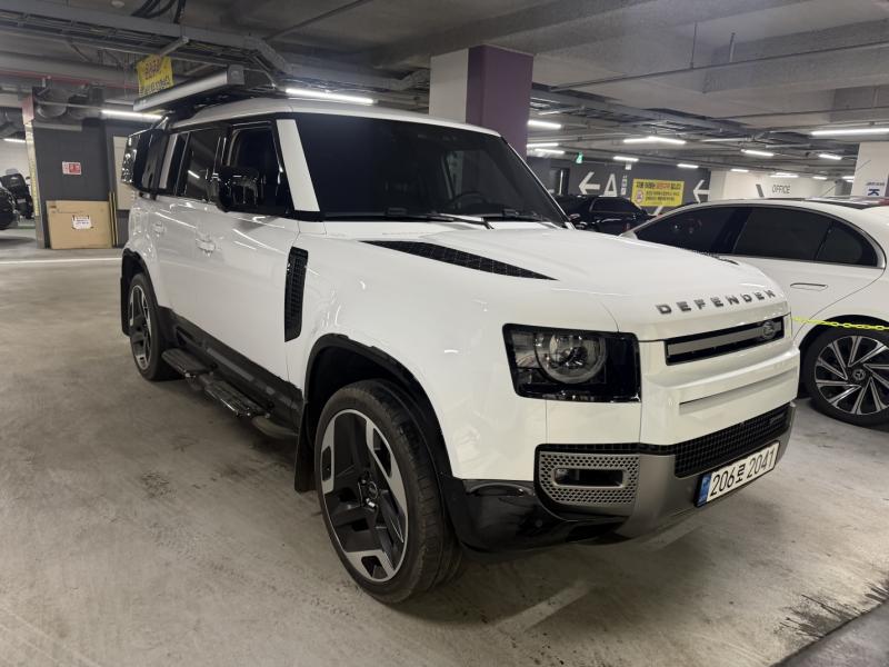 2022 Land Rover (L663) photo