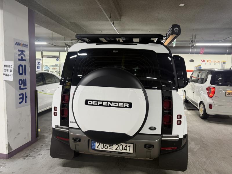 2022 Land Rover (L663) photo